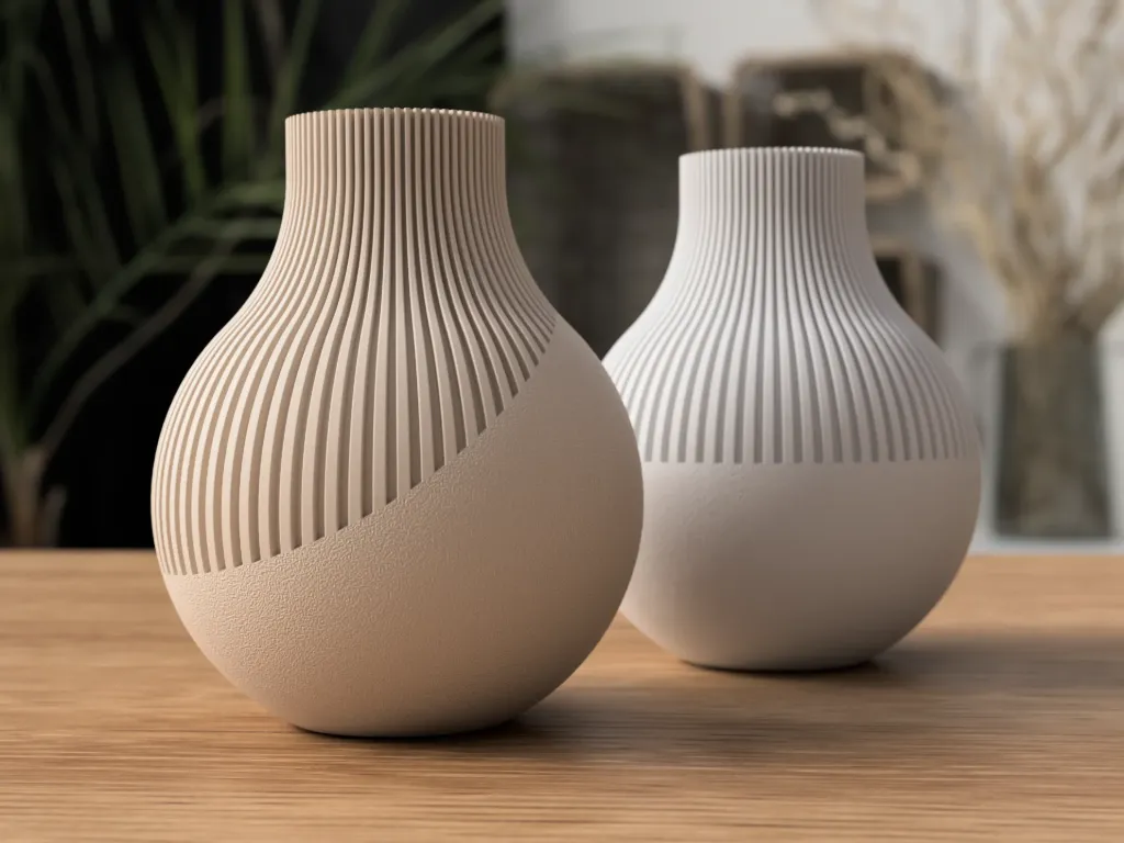 Neki Vase (Beige & White)